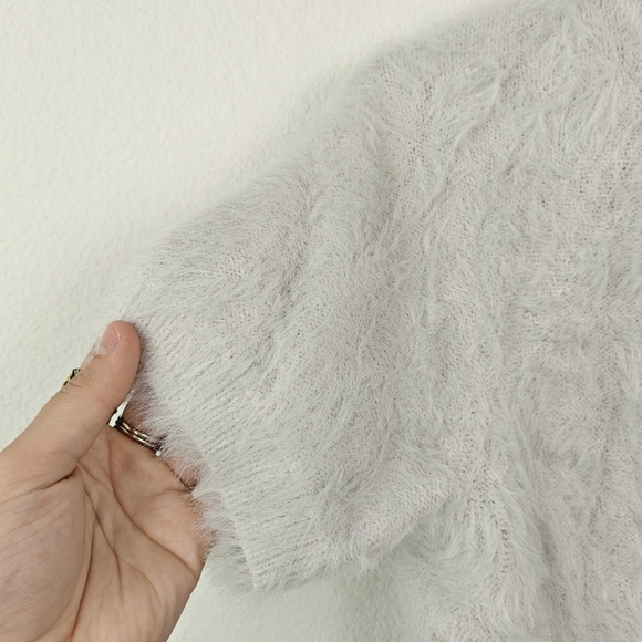 Anthropologie Pilcro Eyelash Short Sleeve Tee Baby Sweater Fuzzy Mock In Grey SM - Picture 4 of 10